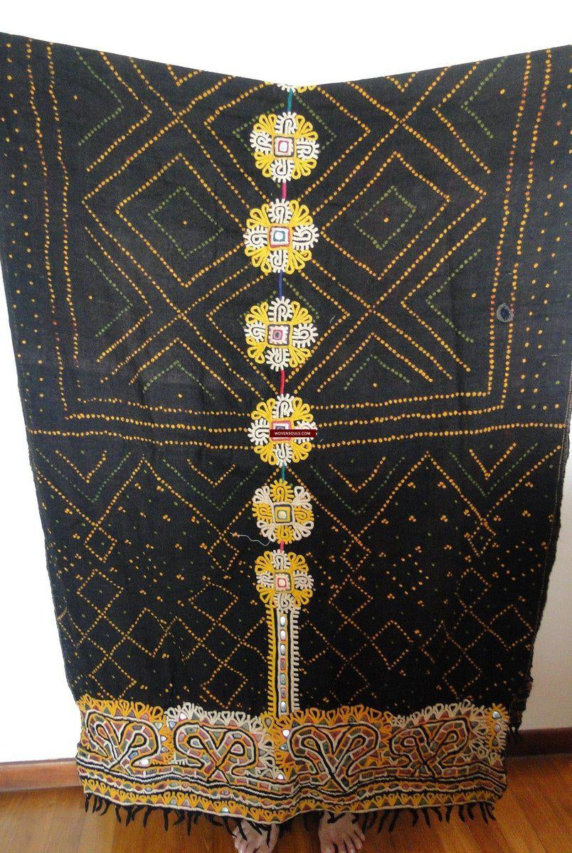 150 Outstanding Rabari Ludhi Wool Shawl with 11 Florettes-WOVENSOULS-Antique-Vintage-Textiles-Art-Decor