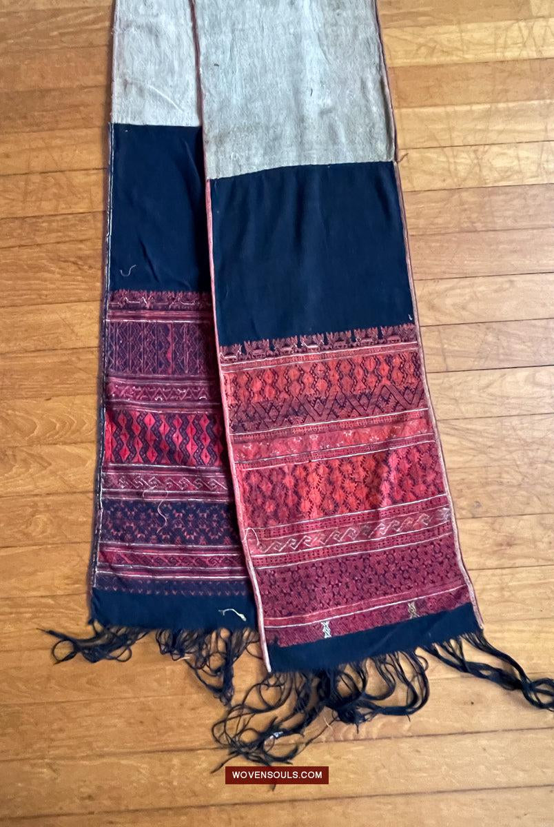 169 Antique Yao Head Cloth with Silk Floss Embroidery on Handspun cotton - Antique Decor Ethnic Art