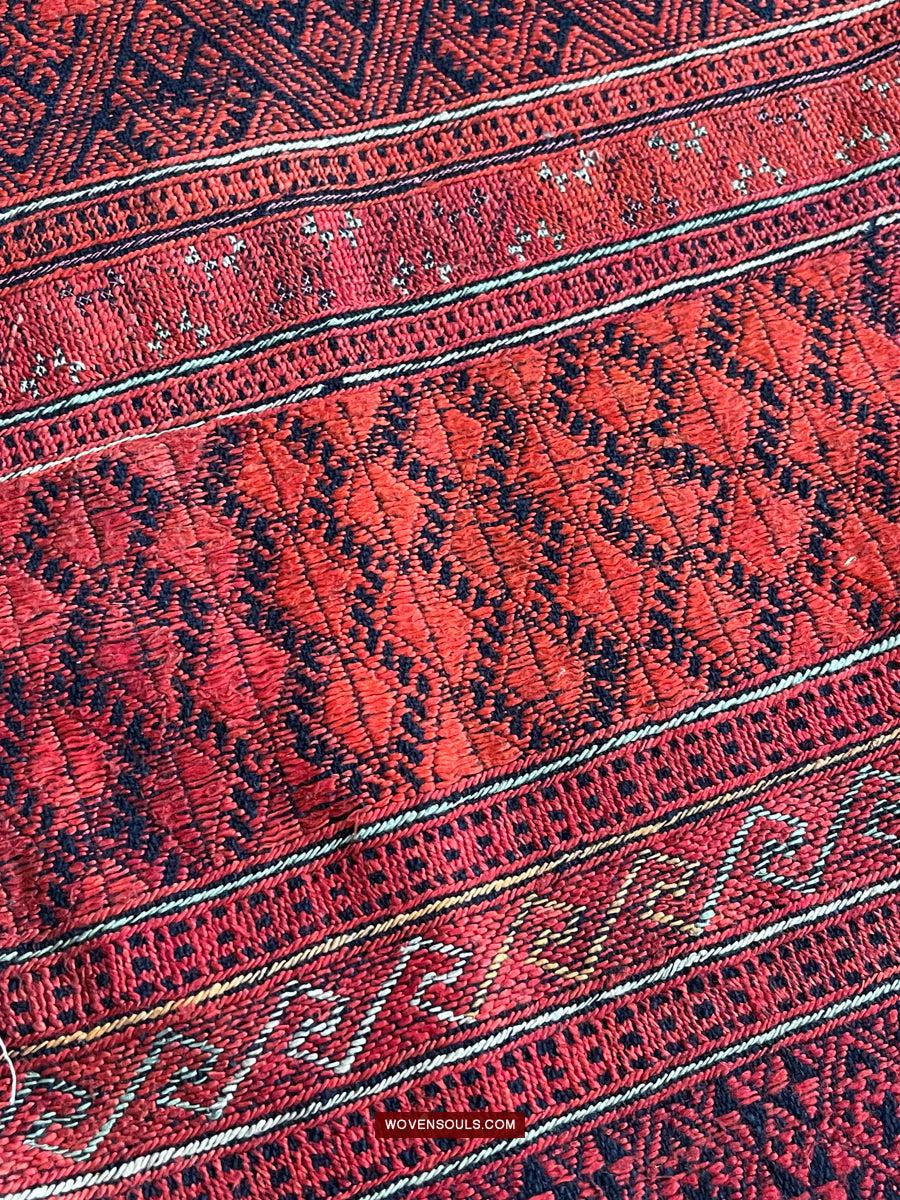 169 Antique Yao Head Cloth with Silk Floss Embroidery on Handspun cotton - Antique Decor Ethnic Art