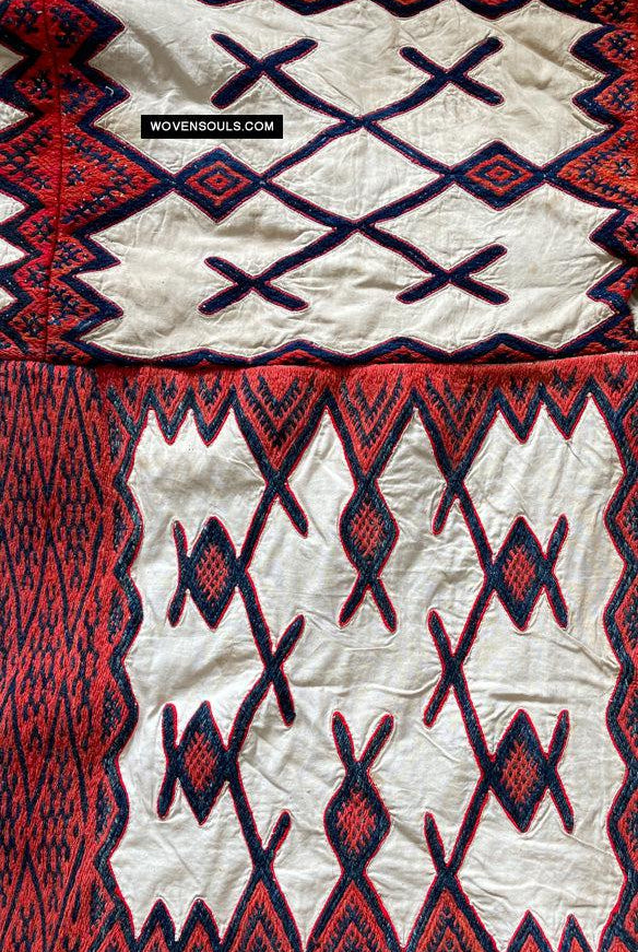 1752 Cape of the Miao People Weining, Ethnic Minority China - Antique Decor Ethnic Art