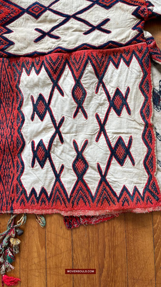 1752 Cape of the Miao People Weining, Ethnic Minority China - Antique Decor Ethnic Art