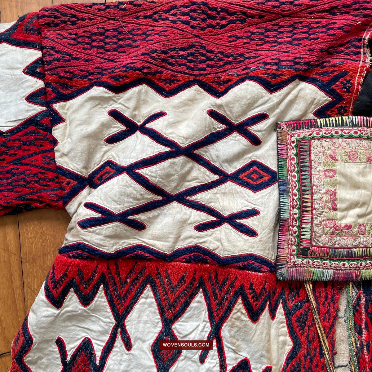 1752 Cape of the Miao People Weining, Ethnic Minority China - Antique Decor Ethnic Art