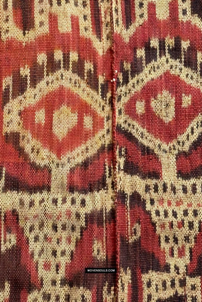 Antiker Iban-Zeremonien-Ikat von 1843 mit auffälligen anthropomorphen Figuren