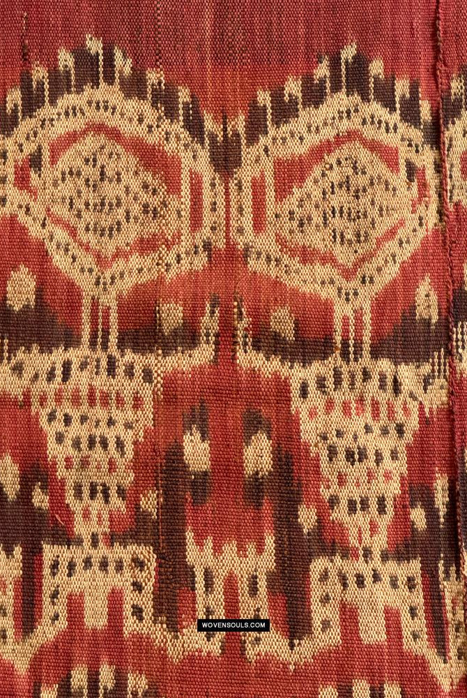 Antiker Iban-Zeremonien-Ikat von 1843 mit auffälligen anthropomorphen Figuren