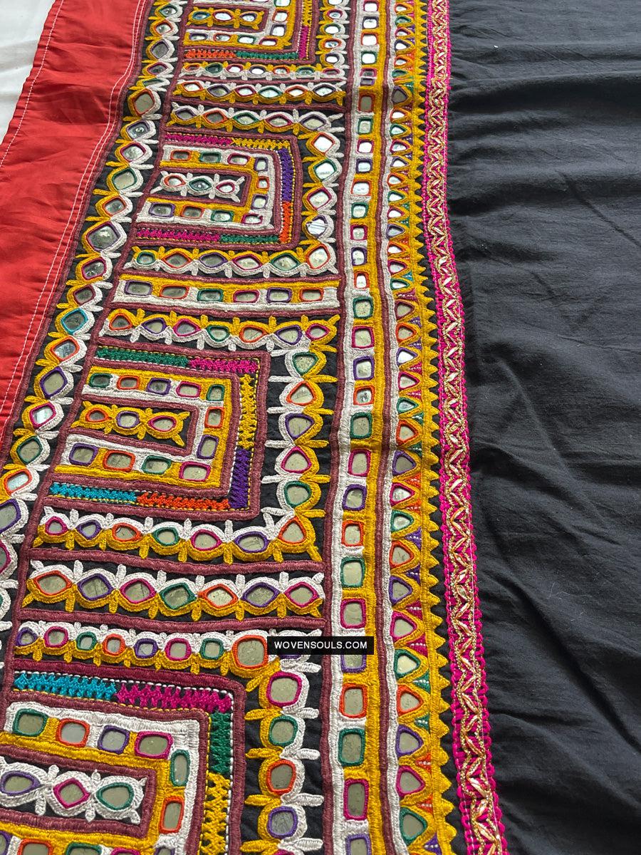 190 Cotton Ludhi Shawl of the Rabari People - Antique Decor Ethnic Art