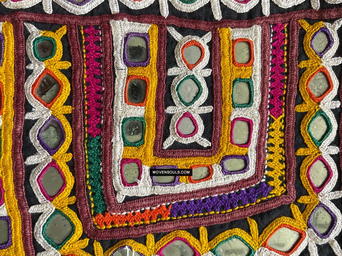 190 Cotton Ludhi Shawl of the Rabari People - Antique Decor Ethnic Art