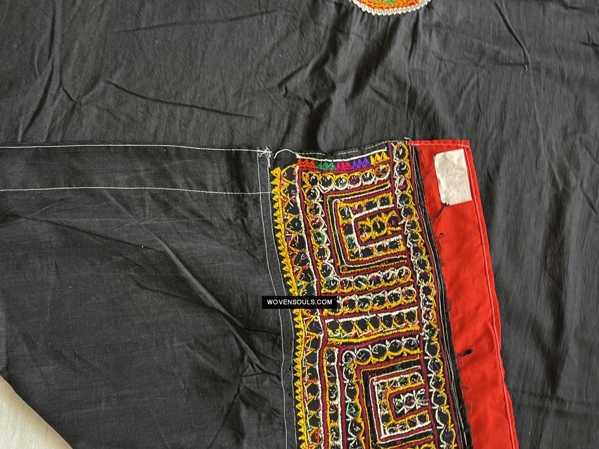 190 Cotton Ludhi Shawl of the Rabari People - Antique Decor Ethnic Art