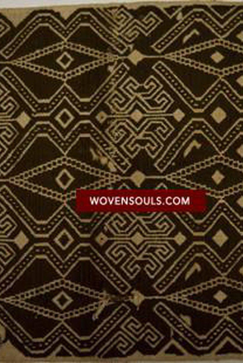 207 Tissage Pilih Semi-Antique Marron Blanc de Bornéo - VENDU-WOVENSOULS-Antique-Vintage-Textiles-Art-Décor