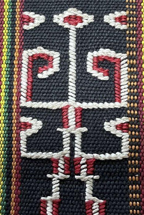 210 Rare jupe Sungit tissée vintage de Bornéo avec motif de consommation humaine-WOVENSOULS-Antique-Vintage-Textiles-Art-Décor