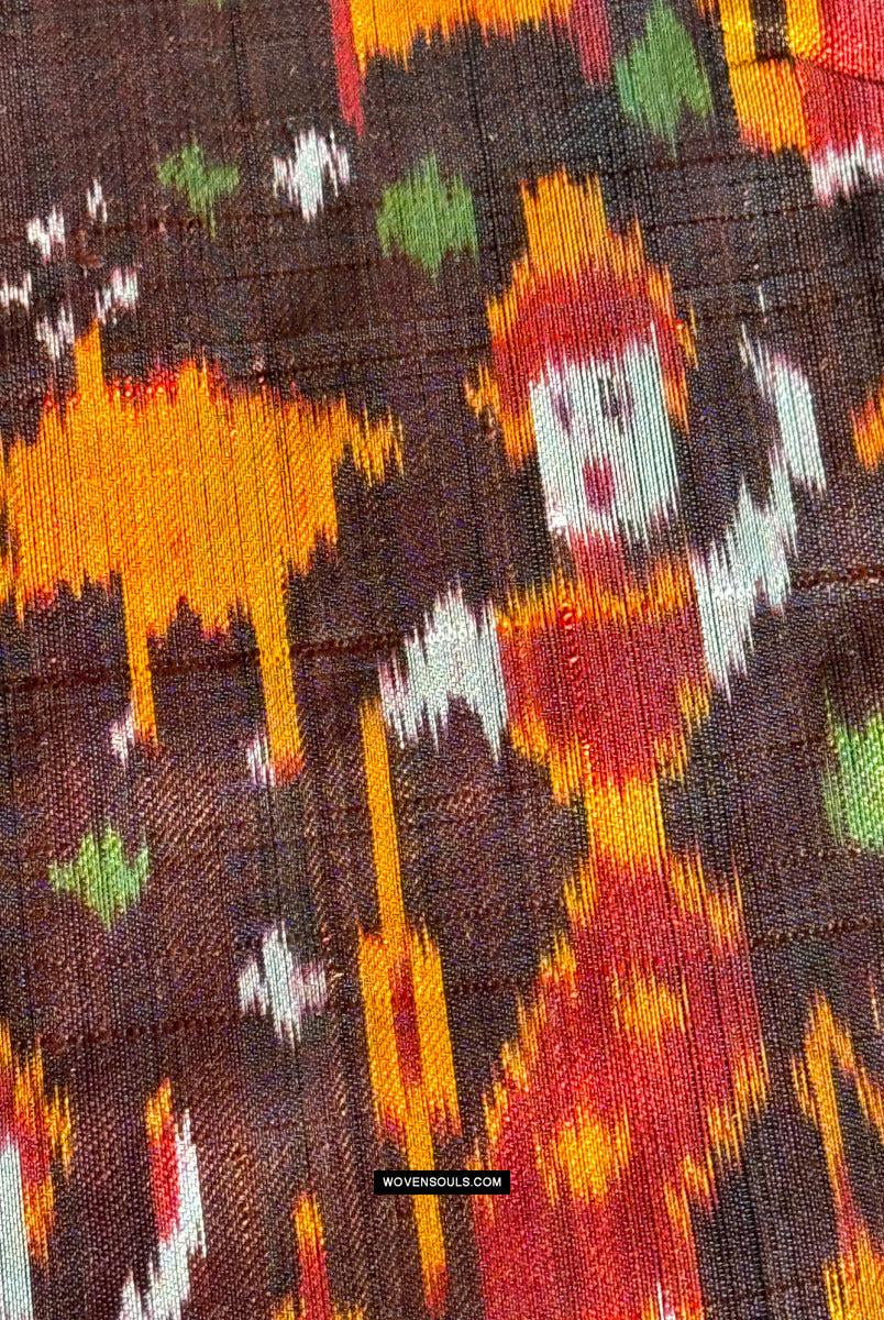 223-Ein kambodschanischer Seiden-Ikat-Pidan-Pedan-Tempelbehang
