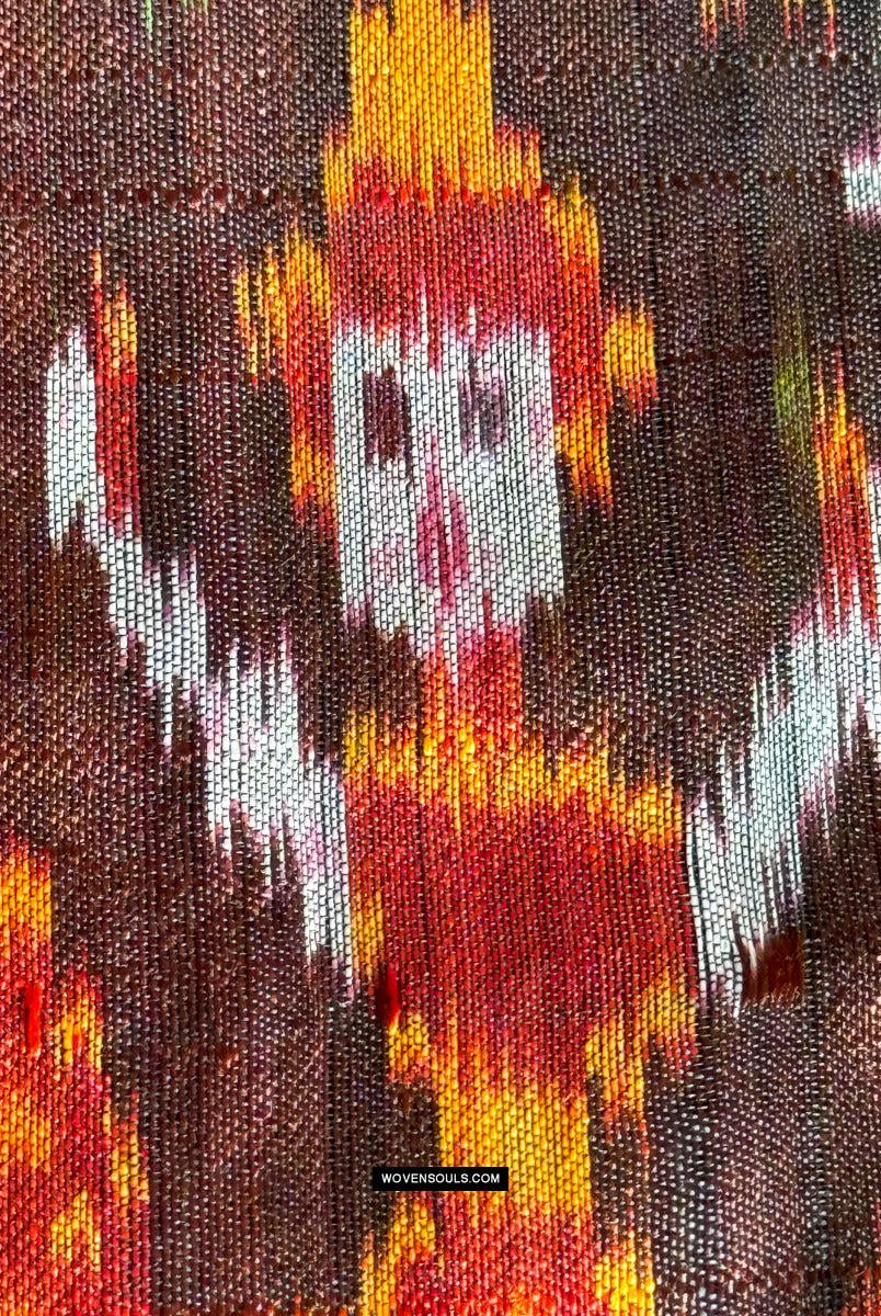 223-Ein kambodschanischer Seiden-Ikat-Pidan-Pedan-Tempelbehang