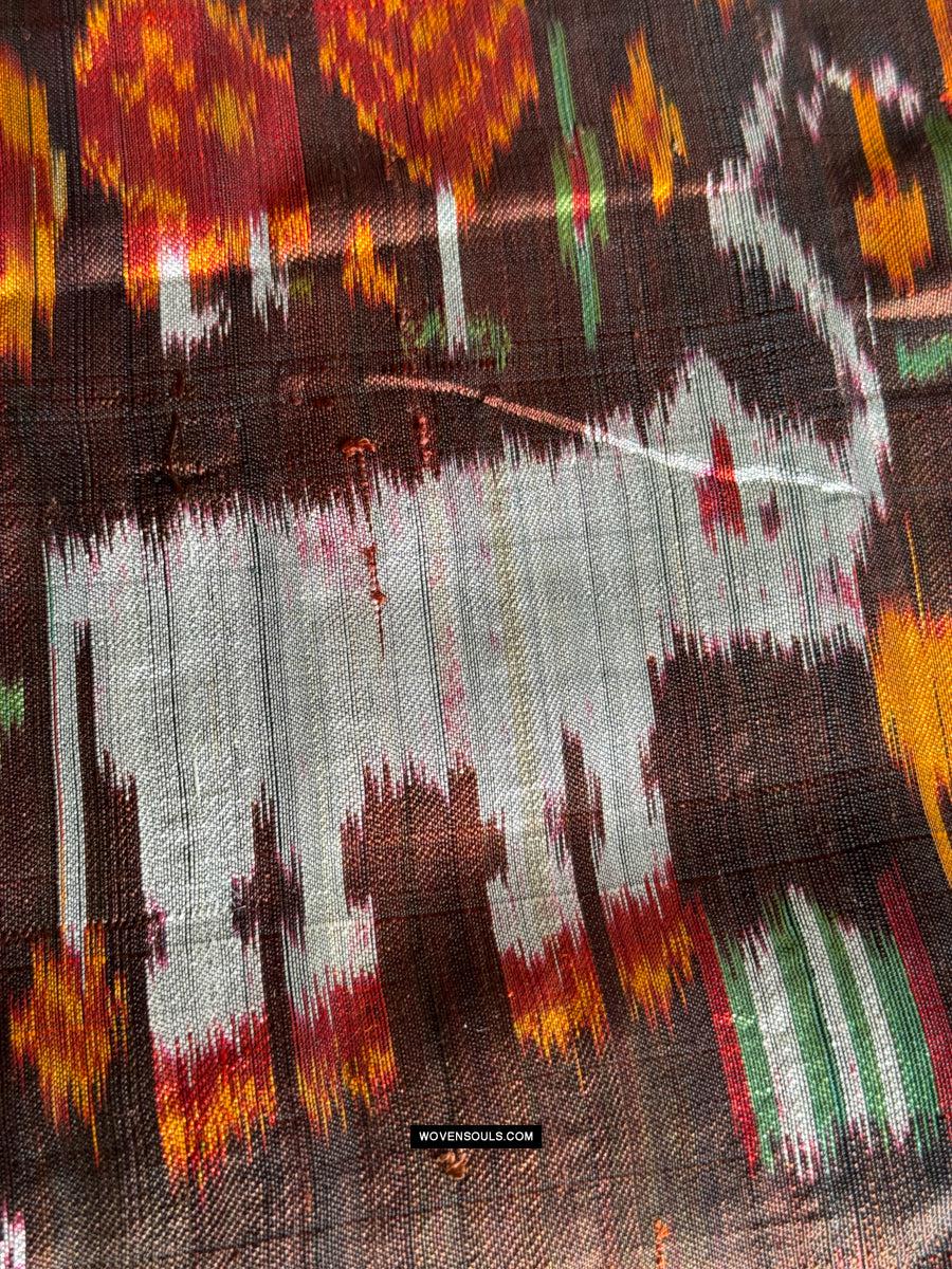 223-Un tempio cambogiano in seta Ikat Pidan Pedan appeso