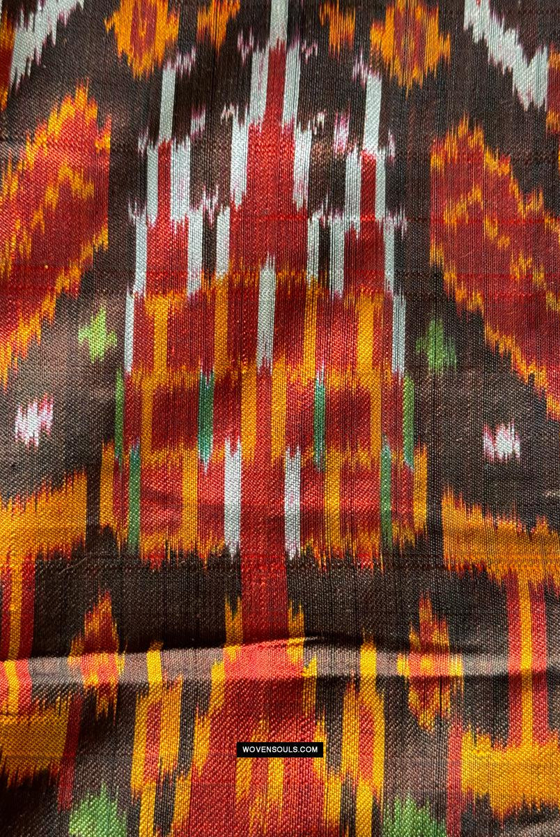 223-Ein kambodschanischer Seiden-Ikat-Pidan-Pedan-Tempelbehang