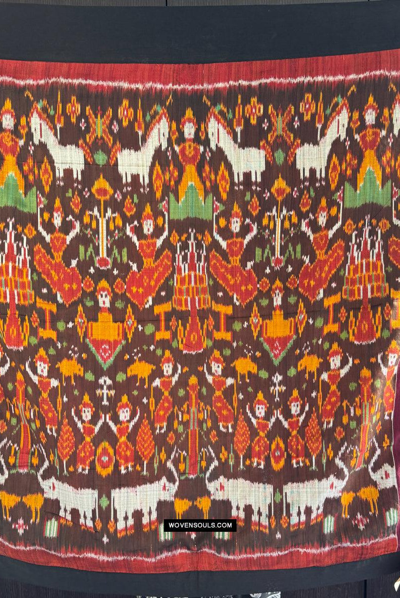 223-Ein kambodschanischer Seiden-Ikat-Pidan-Pedan-Tempelbehang