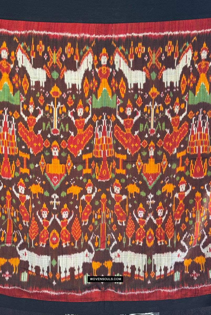 223-Ein kambodschanischer Seiden-Ikat-Pidan-Pedan-Tempelbehang