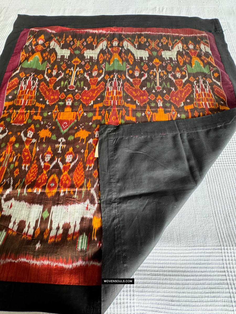 223-Un tempio cambogiano in seta Ikat Pidan Pedan appeso