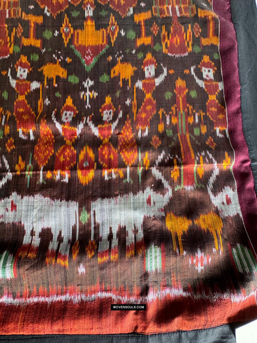 223-Un tempio cambogiano in seta Ikat Pidan Pedan appeso