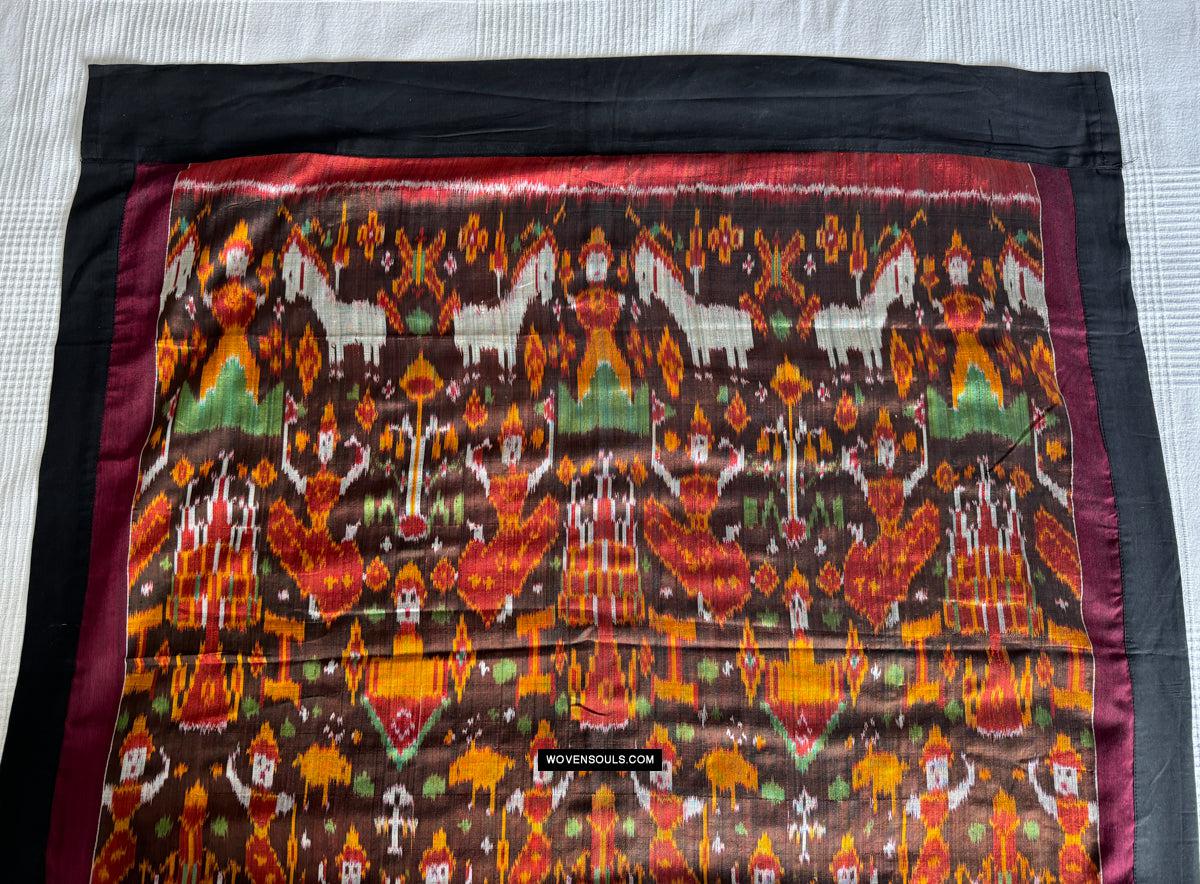 223-Un tempio cambogiano in seta Ikat Pidan Pedan appeso