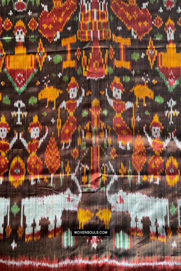 223-Ein kambodschanischer Seiden-Ikat-Pidan-Pedan-Tempelbehang