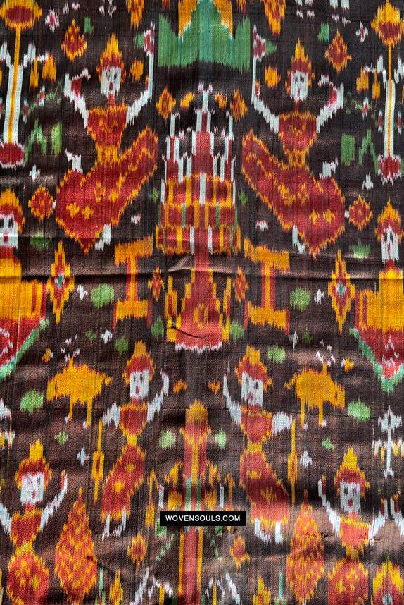 223-Ein kambodschanischer Seiden-Ikat-Pidan-Pedan-Tempelbehang
