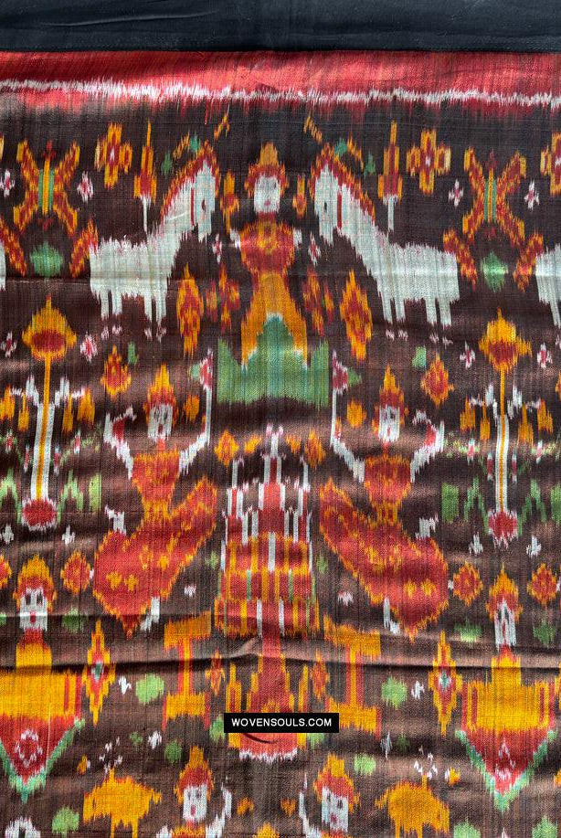 223-Ein kambodschanischer Seiden-Ikat-Pidan-Pedan-Tempelbehang