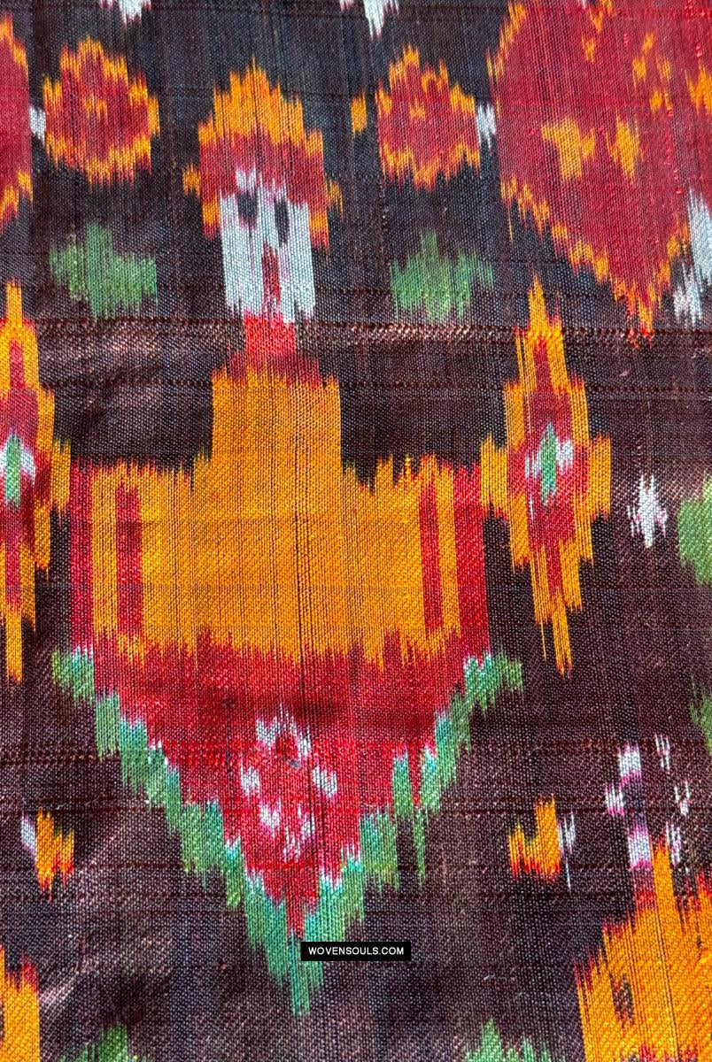 223-C Kambodschanischer Seiden-Ikat-Pidan-Pedan-Tempelbehang