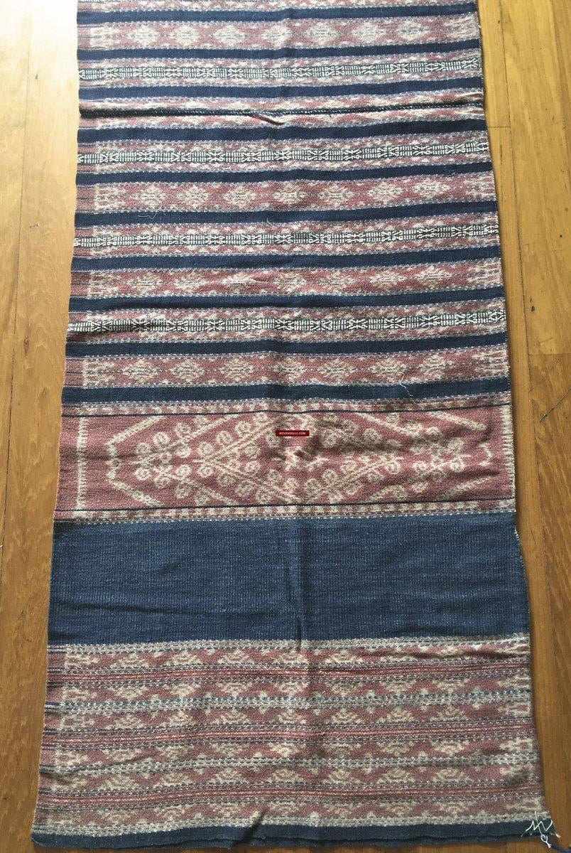 224 VERKAUFT Antiker Ikat-Sarong mit Indigo von Sawu-WOVENSOULS-Antike-Vintage-Textilien-Kunst-Dekor