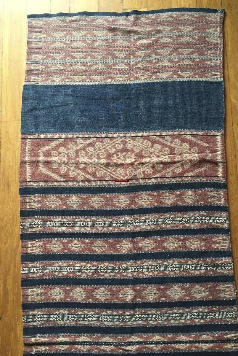 224 VERKAUFT Antiker Ikat-Sarong mit Indigo von Sawu-WOVENSOULS-Antike-Vintage-Textilien-Kunst-Dekor