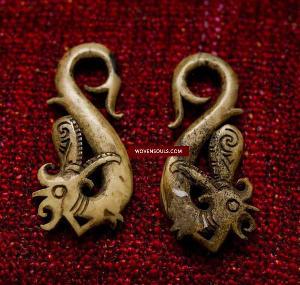235 Boucle d'oreille antique en os Dayak Ornement Dayak-WOVENSOULS-Antique-Vintage-Textiles-Art-Décor