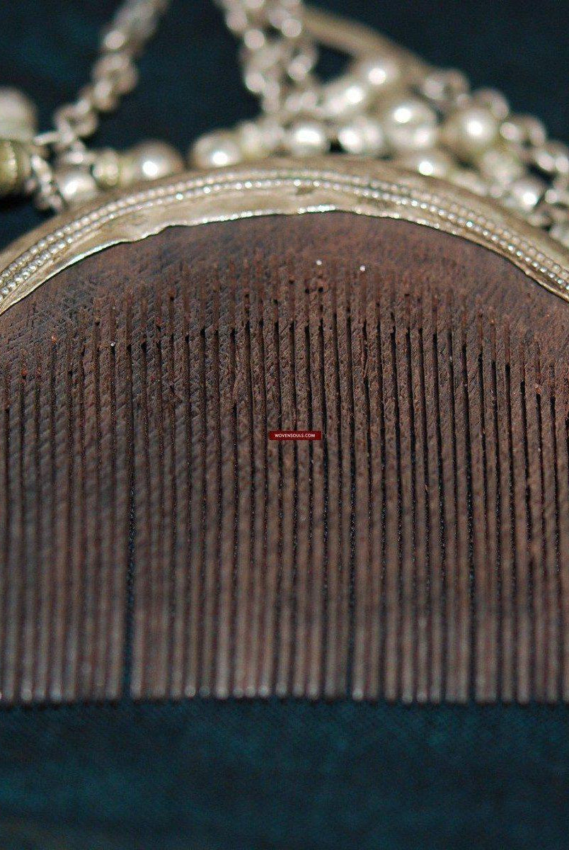 326 Vecchio pettine ornamentale in legno con rivestimento in argentoWOVENSOULS-Arredamento artistico-tessile-vintage-antico
