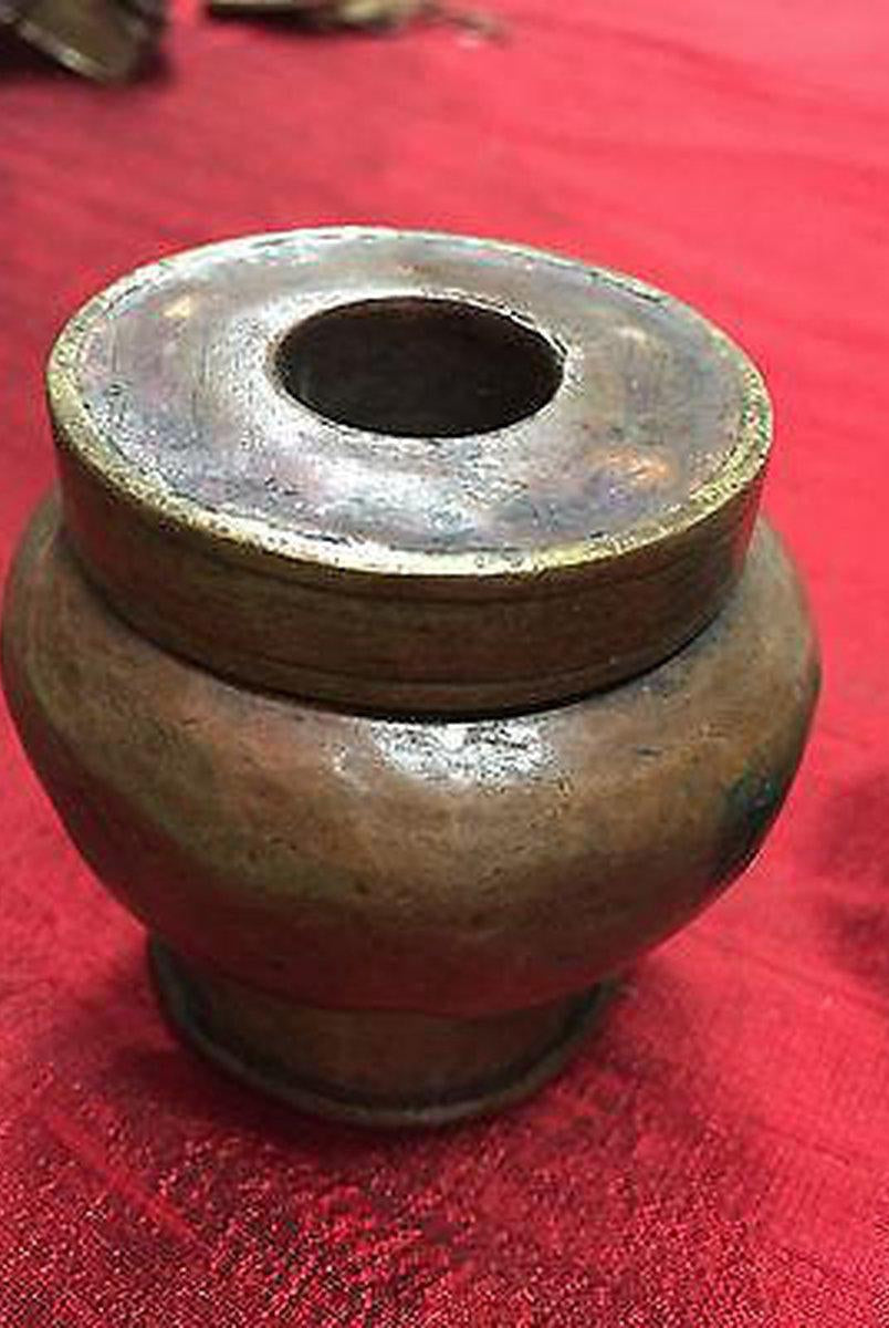 390 VENDU Pot de Lama Tibétain Antique - Objet de Collection Rare du Tibet-WOVENSOULS-Antique-Vintage-Textiles-Art-Décor