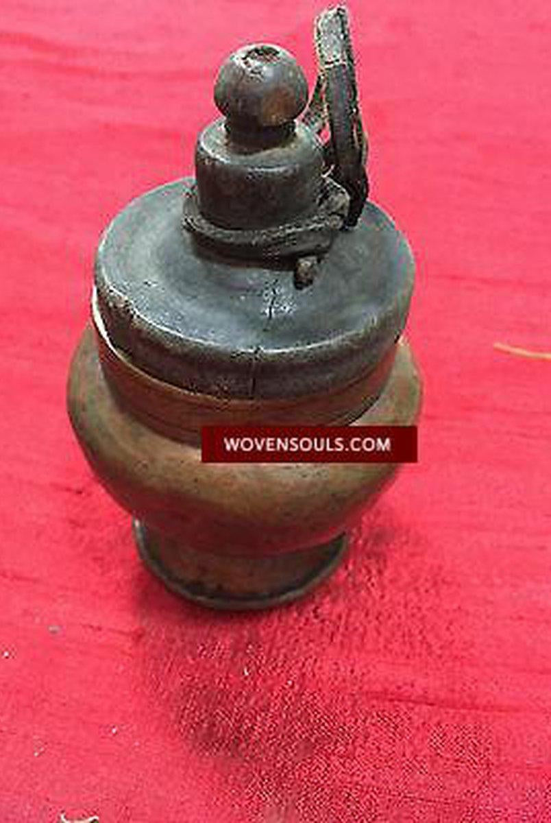 390 VENDU Pot de Lama Tibétain Antique - Objet de Collection Rare du Tibet-WOVENSOULS-Antique-Vintage-Textiles-Art-Décor