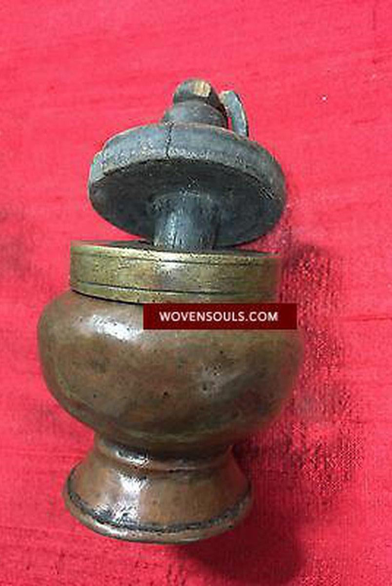390 VENDU Pot de Lama Tibétain Antique - Objet de Collection Rare du Tibet-WOVENSOULS-Antique-Vintage-Textiles-Art-Décor