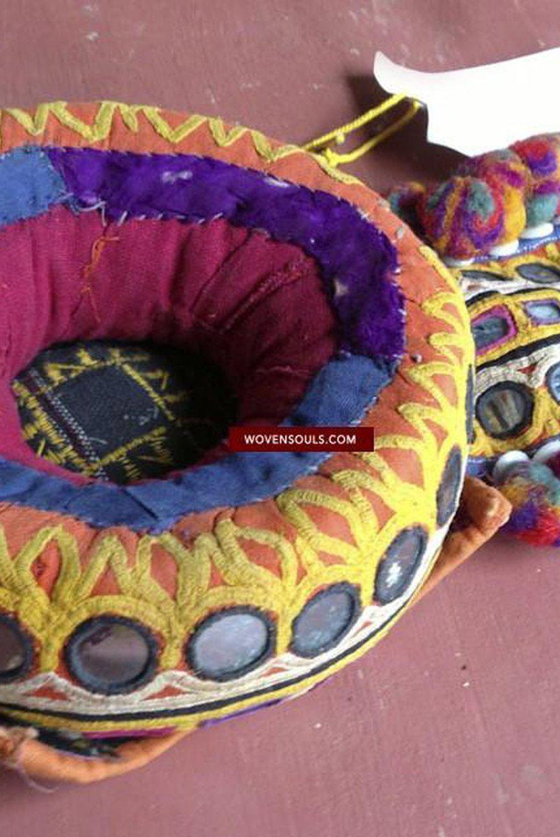 455 VENDU vintage Indhoni Brodé Pot Holder-WOVENSOULS-Antique-Vintage-Textiles-Art-Décor