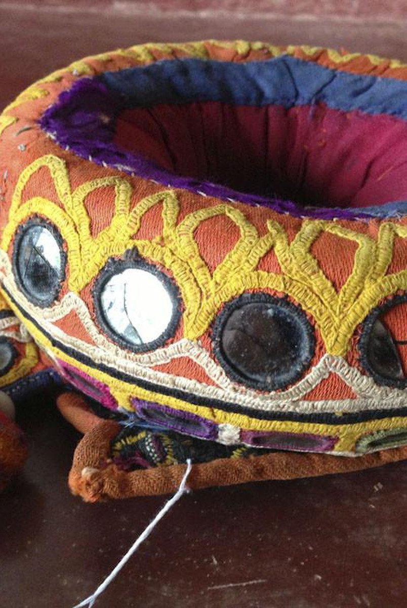 455 VENDU vintage Indhoni Brodé Pot Holder-WOVENSOULS-Antique-Vintage-Textiles-Art-Décor