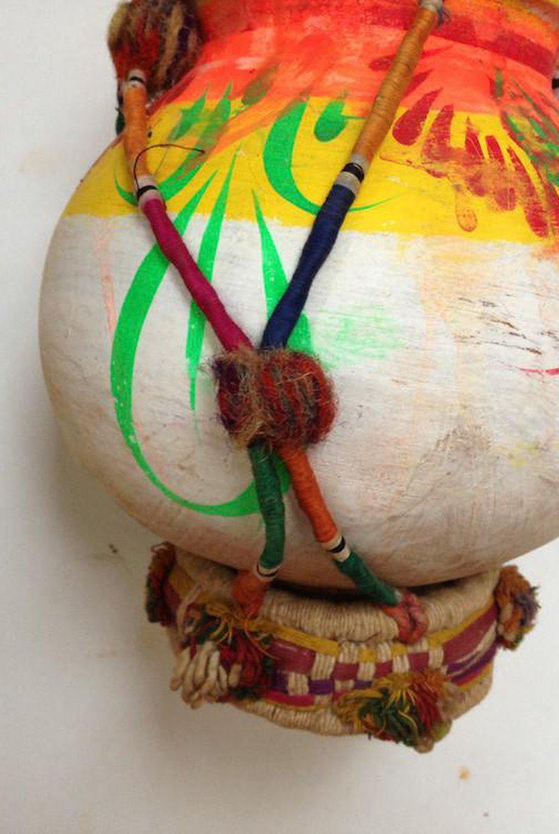 457 Vieux support de pot de beurre brodé Indhoni suspendu-WOVENSOULS-Antique-Vintage-Textiles-Art-Décor
