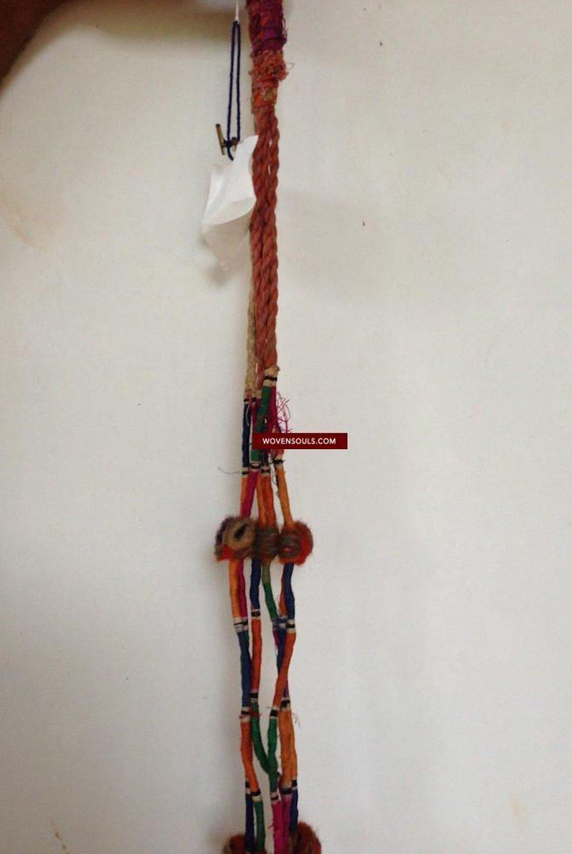 457 Vieux support de pot de beurre brodé Indhoni suspendu-WOVENSOULS-Antique-Vintage-Textiles-Art-Décor