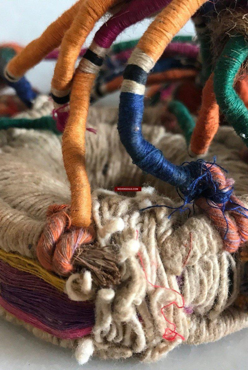 457 Vieux support de pot de beurre brodé Indhoni suspendu-WOVENSOULS-Antique-Vintage-Textiles-Art-Décor