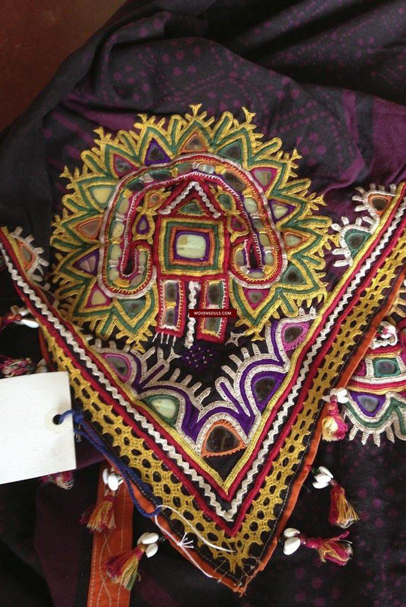 466 Superb Old Kutch SHawl Textile - Rare Square format-WOVENSOULS-Antique-Vintage-Textiles-Art-Decor