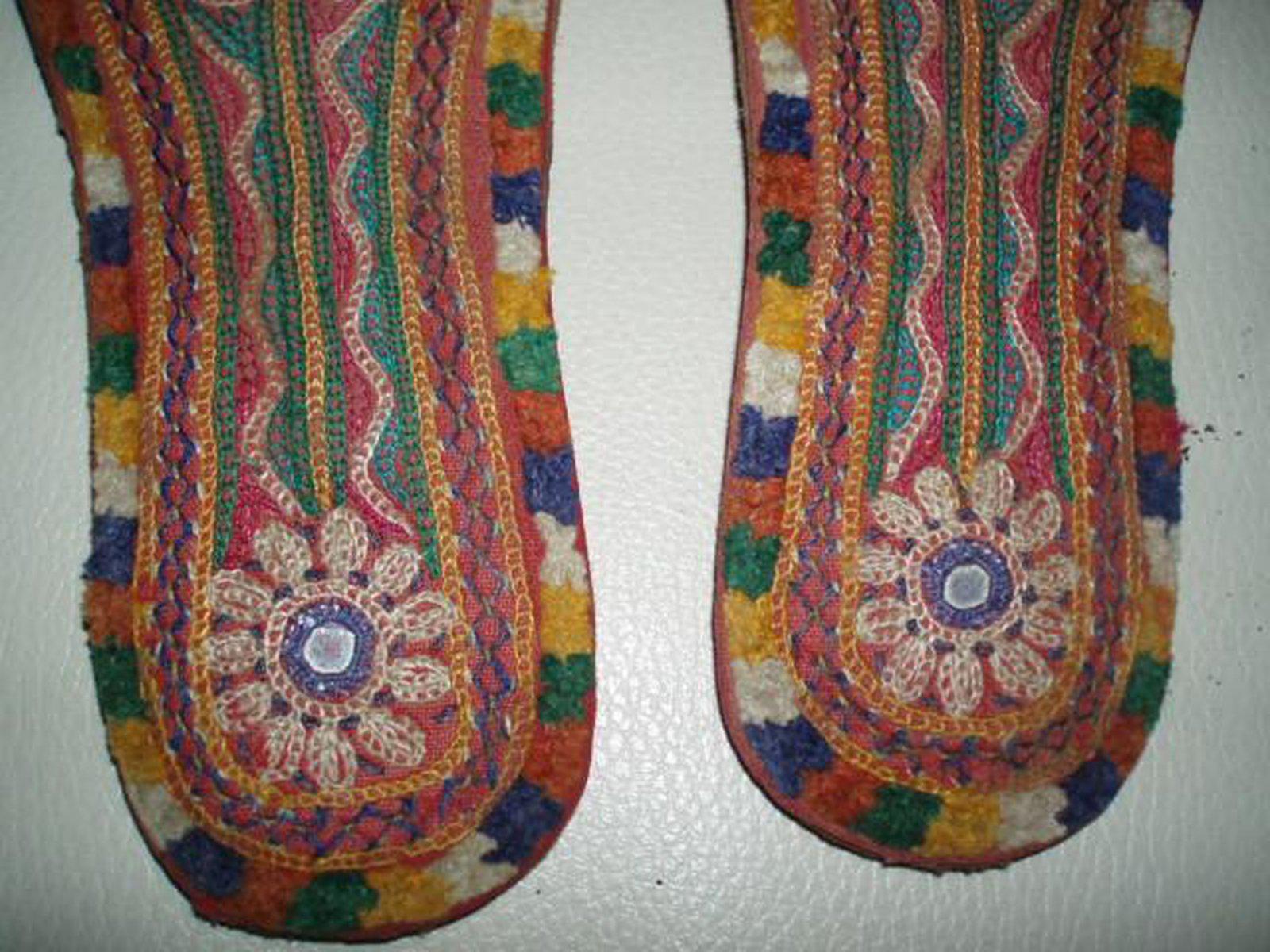 469 Vintage Tribal Mojri Slipper with Embroidery & Mirrorwork-WOVENSOULS-Antique-Vintage-Textiles-Art-Decor