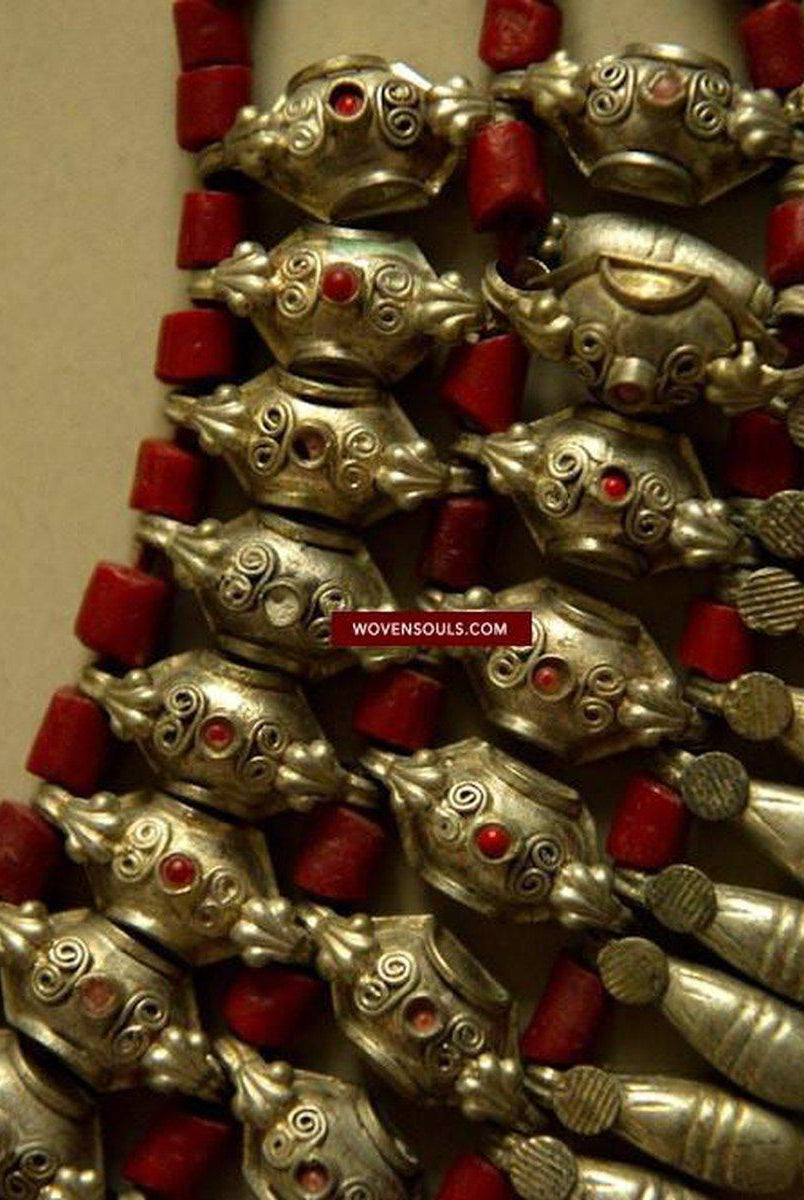485 rari gioielli in argento antico con collana di corallo cimelio da Chanthang Ladakh-WOVENSOULS-Arredamento artistico-tessile-vintage-antico