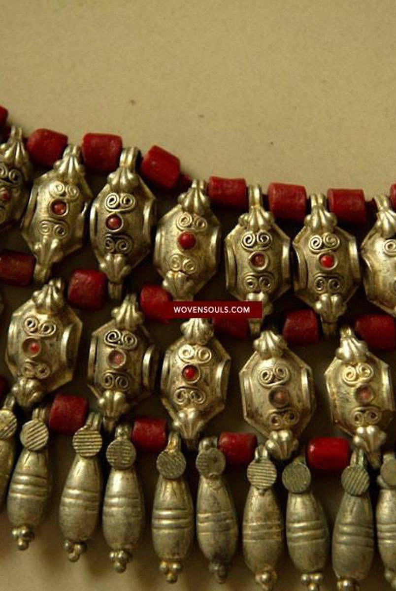 485 rari gioielli in argento antico con collana di corallo cimelio da Chanthang Ladakh-WOVENSOULS-Arredamento artistico-tessile-vintage-antico