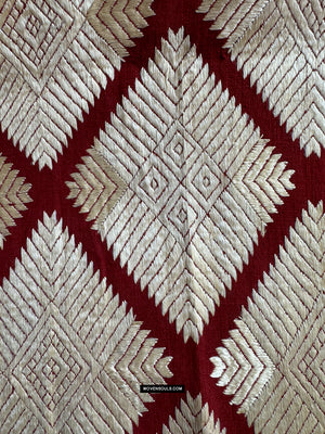 673  White Chand Bagh Lehariya Border Phulkari Indian Textiles