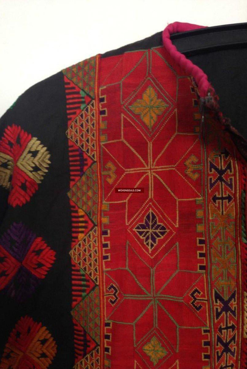 747 robe de mariée Kohistan vintage avec broderie superfine-WOVENSOULS-Antique-Vintage-Textiles-Art-Décor
