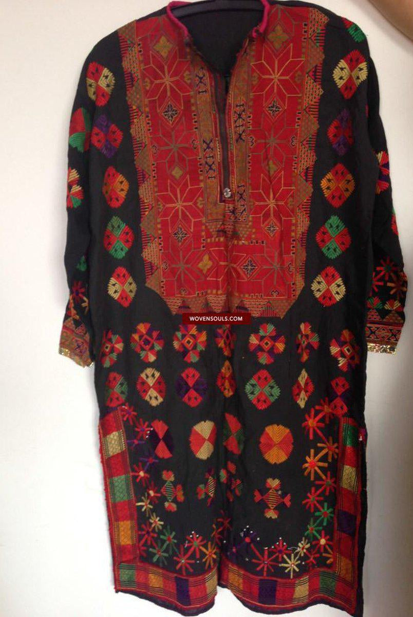 747 robe de mariée Kohistan vintage avec broderie superfine-WOVENSOULS-Antique-Vintage-Textiles-Art-Décor