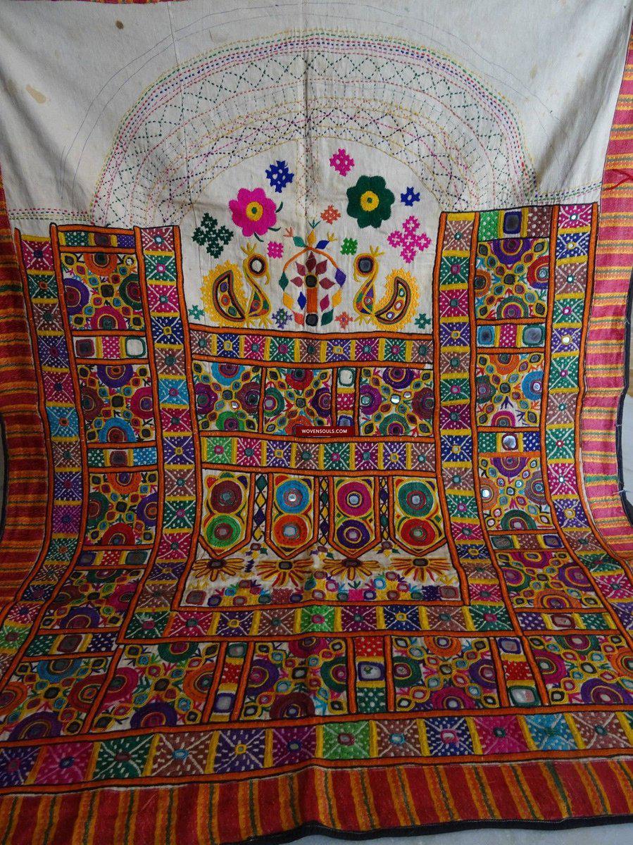 904 Vintage Dhaniyo Wall Decor Textile Kutch Gujarat-WOVENSOULS-Antique-Vintage-Textiles-Art-Decor