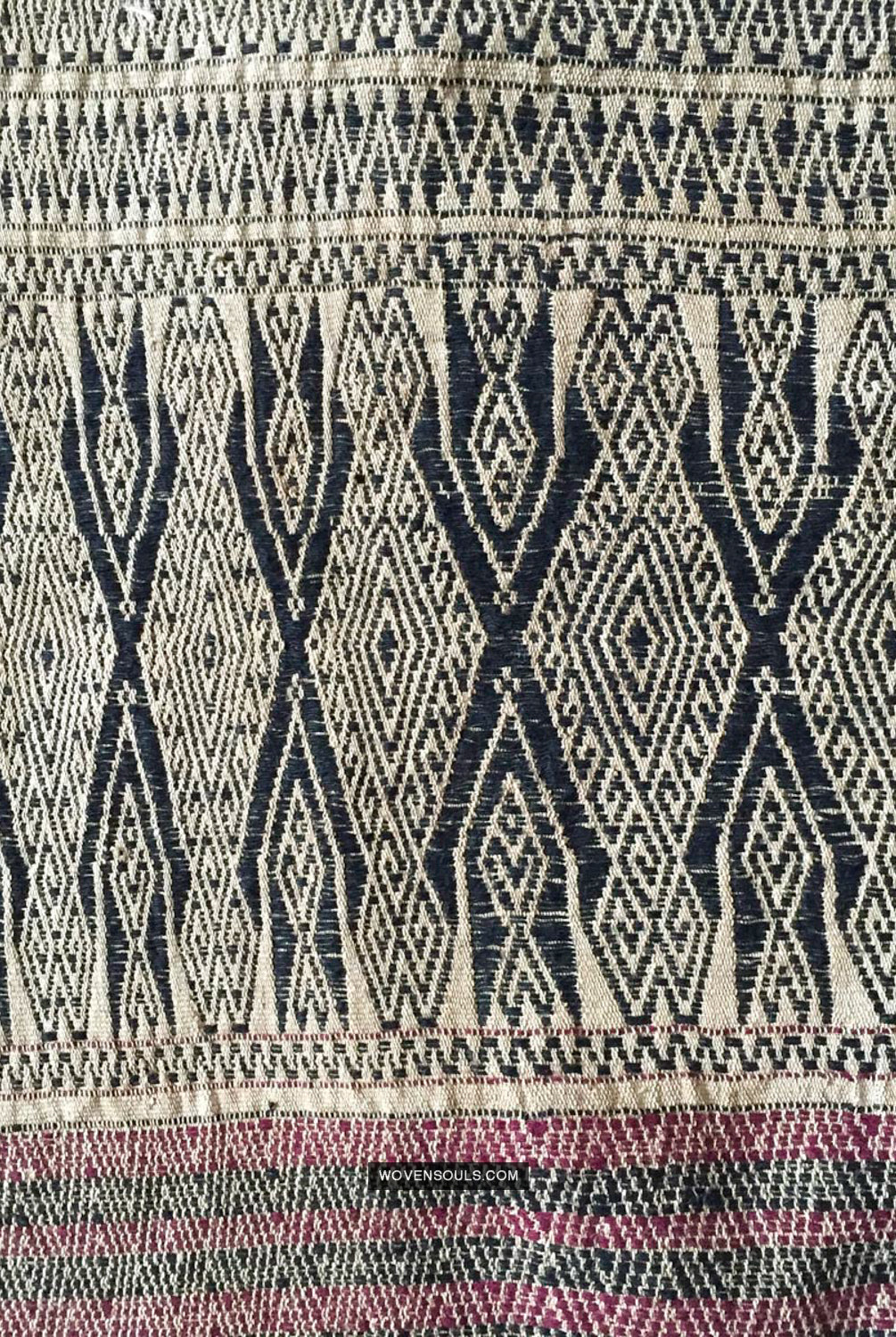 1032 Antique Batak Shaman Head Cloth - WOVENSOULS Antique Vintage Art Interior Decor