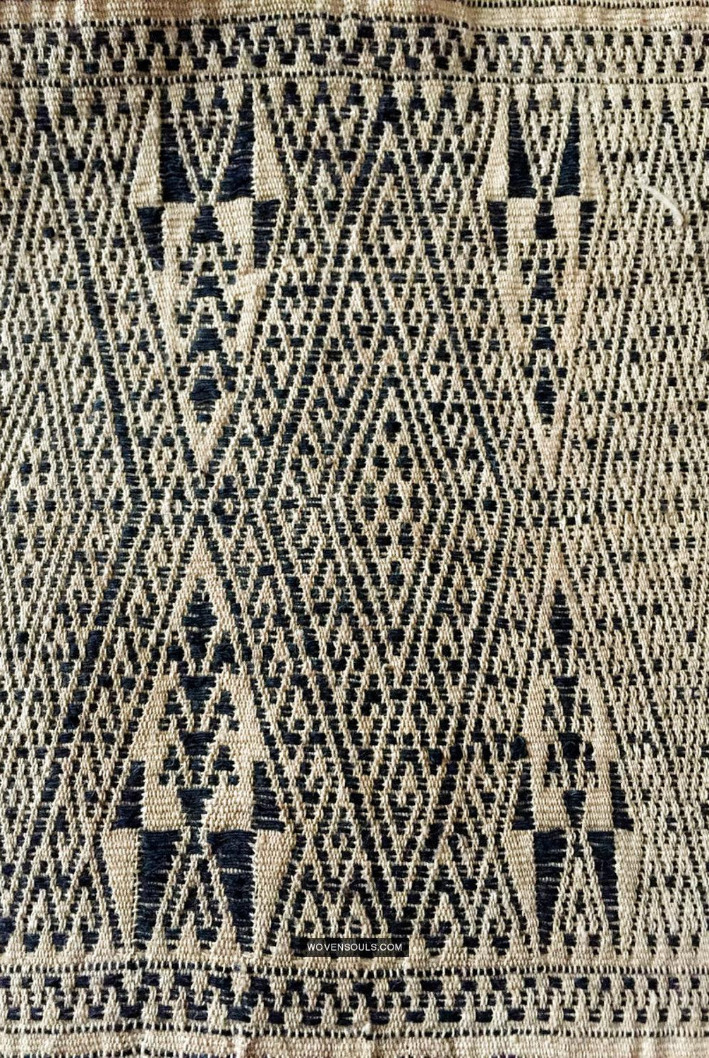 1032 Antique Batak Shaman Head Cloth - WOVENSOULS Antique Vintage Art Interior Decor