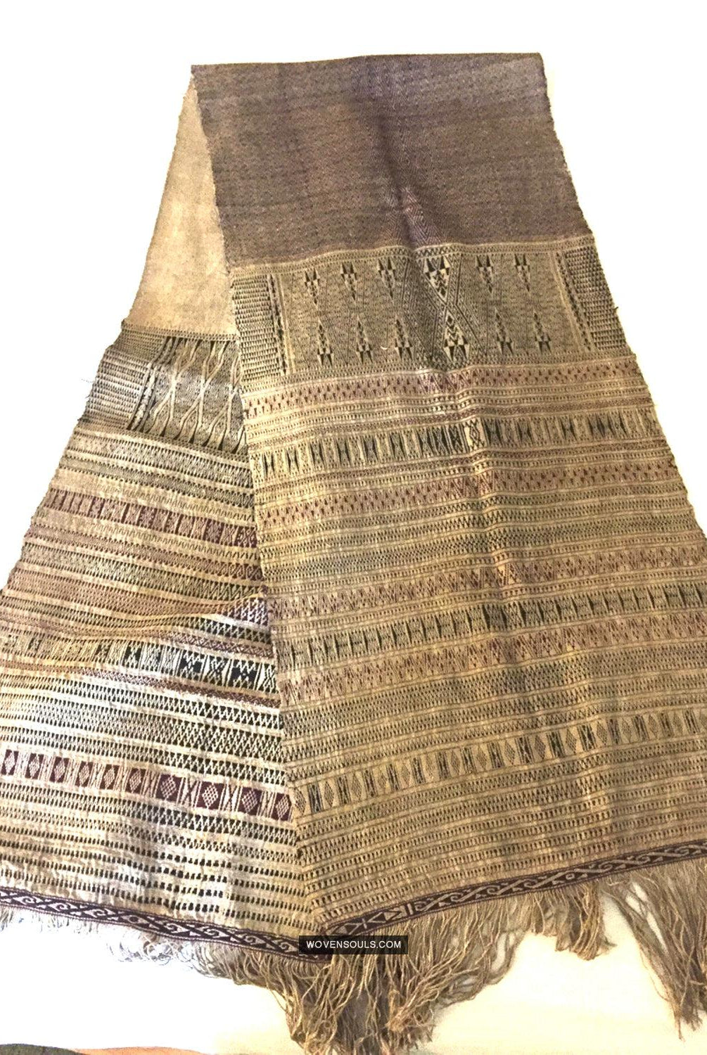 1032 Antique Batak Shaman Head Cloth - WOVENSOULS Antique Vintage Art Interior Decor