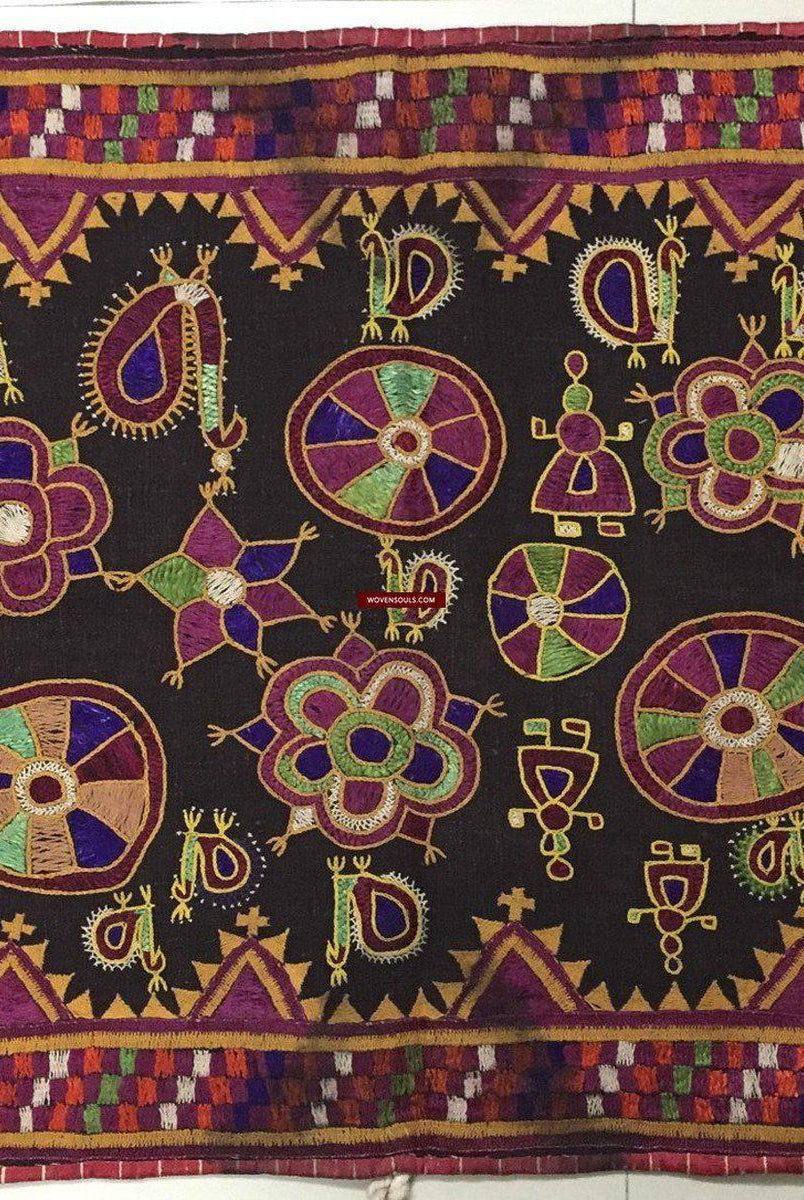 1020 Vintage Ghodiyu Cradle Cloth Hammock with Green Backing-WOVENSOULS-Antique-Vintage-Textiles-Art-Decor